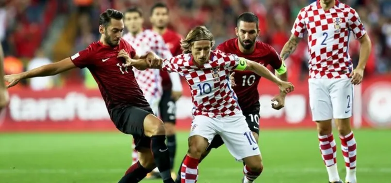 Hakan Çalhanoğlu, İzlanda maçında yok