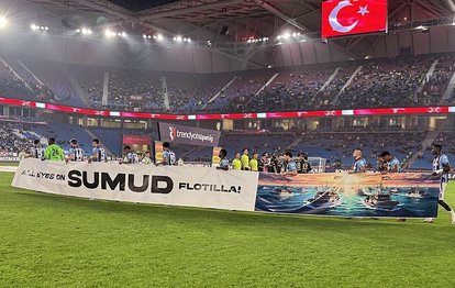Trabzonspor tribünlerinden Gazze’ye destek!