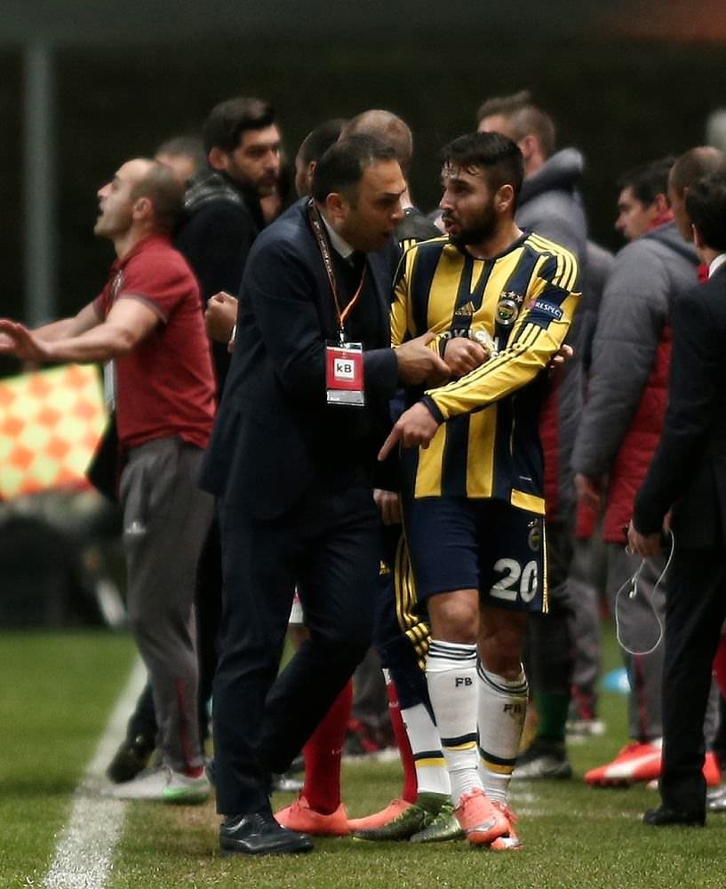 Skandal hakem Bebek, dış basında da tepki topladı