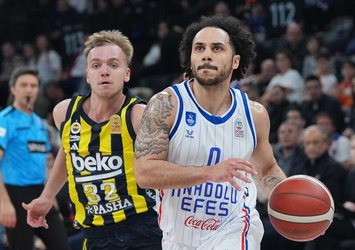 Anadolu Efes^'te sakatlık! Larkin...