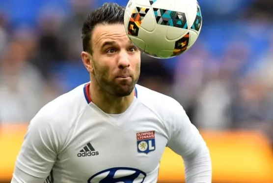 Mathieu Valbuena, Cuma günü imzalıyor