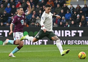 Chelsea Burnley engelini geçti!