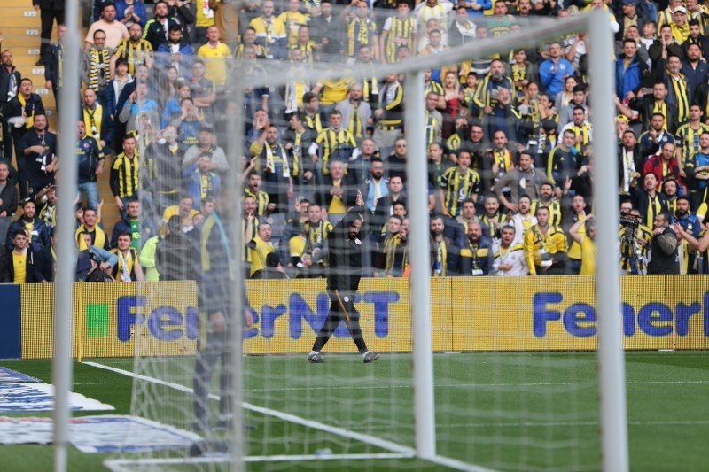 Volkan ve Muslera’dan örnek hareket