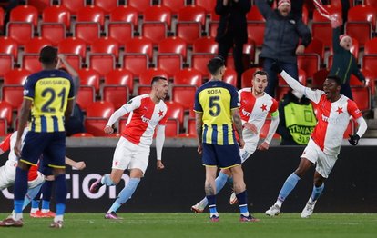 Slavia Prag 3-2 Fenerbahçe MAÇ SONUCU - ÖZET
