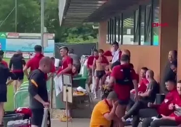G.Saraylı futbolcular Müslüm Gürses dinledi!