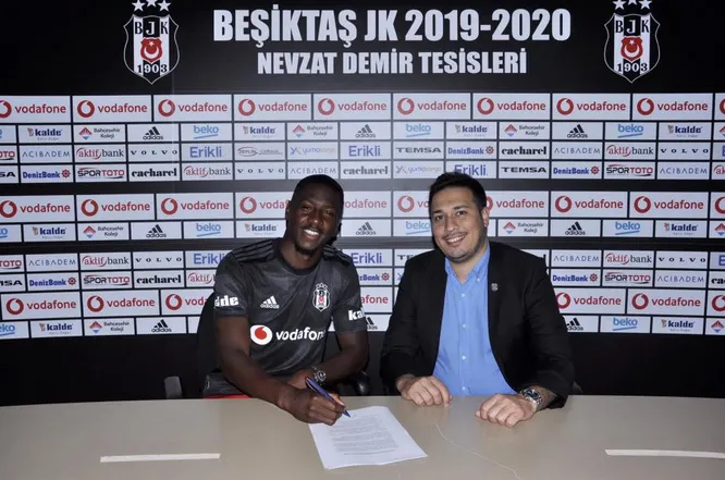 Abdouay Diaby resmen Beşiktaş'ta - 1