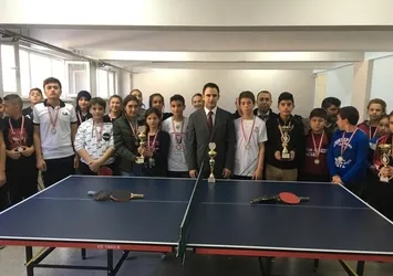 Balya’da masa tenisi turnuvası düzenlendi