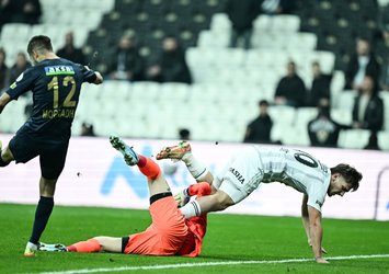 Beşiktaş evinde yıkıldı!