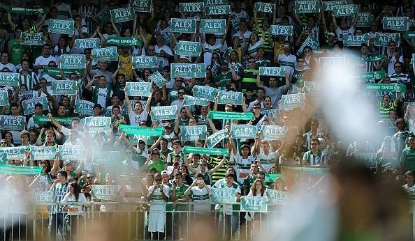 Alex futbola veda etti