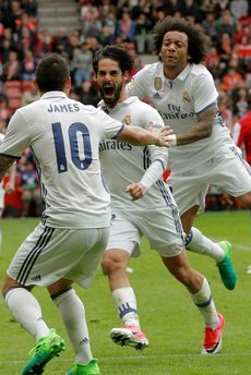 Real Madrid, Sporting Gijon'u Isco ile geçti