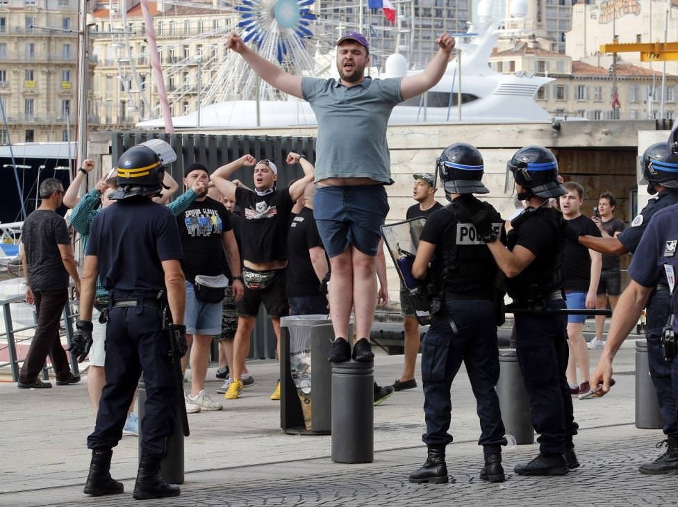 EURO 2016’ya leke düşüren holiganlar!