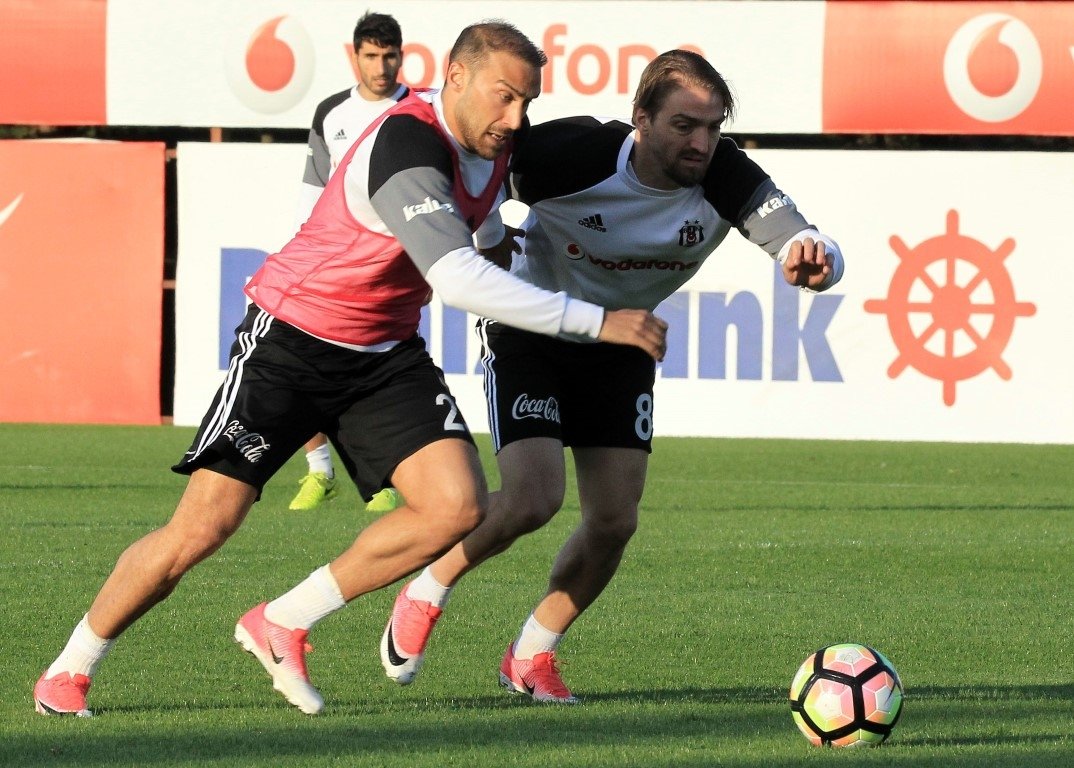 Caner Erkin ile Ersan Gülüm arasında gerginlik