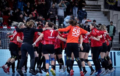 A Milli Kadın Hentbol Takımımız İzlanda’yı 30-29 mağlup etti!