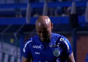 Gelen tepkiler Vagner Love'u ağlattı!