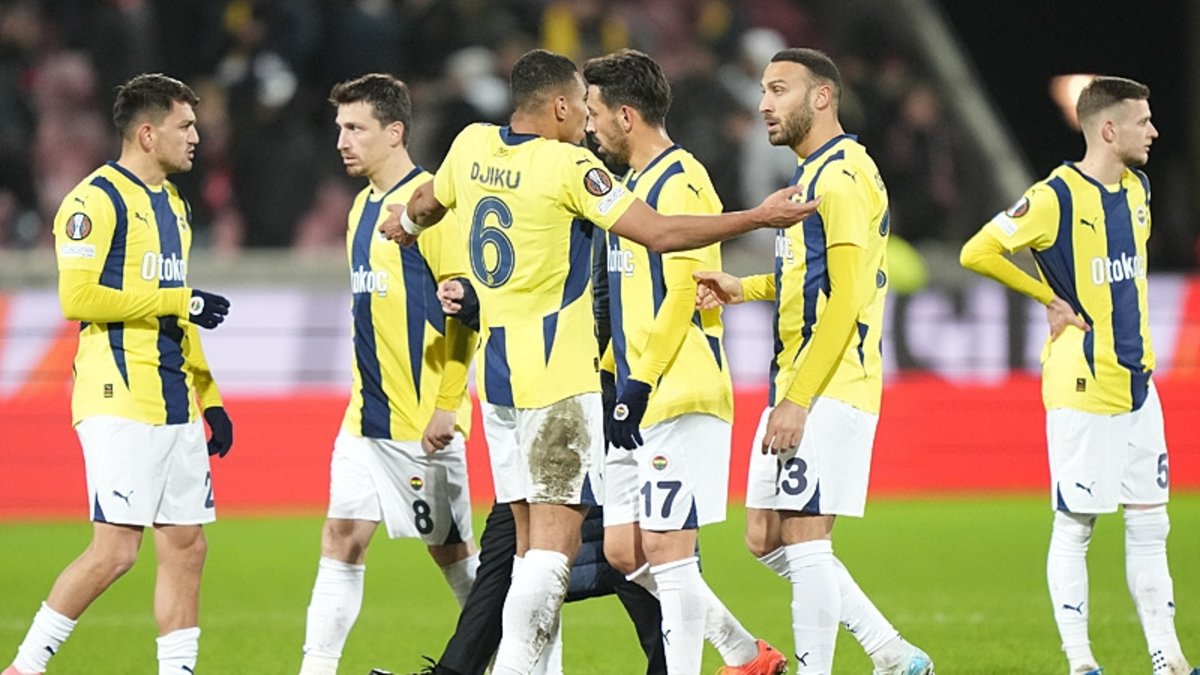 Fenerbahçe, Trendyol Süper Lig'de Çaykur Rizespor'u ağırlıyor! Fenerbahçe, Trendyol Süper Lig'de Çaykur Rizespor'u ağırlıyor!
