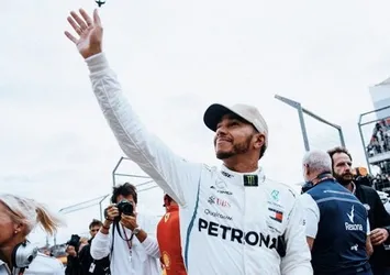 ABD'de pole pozisyonu Hamilton'ın