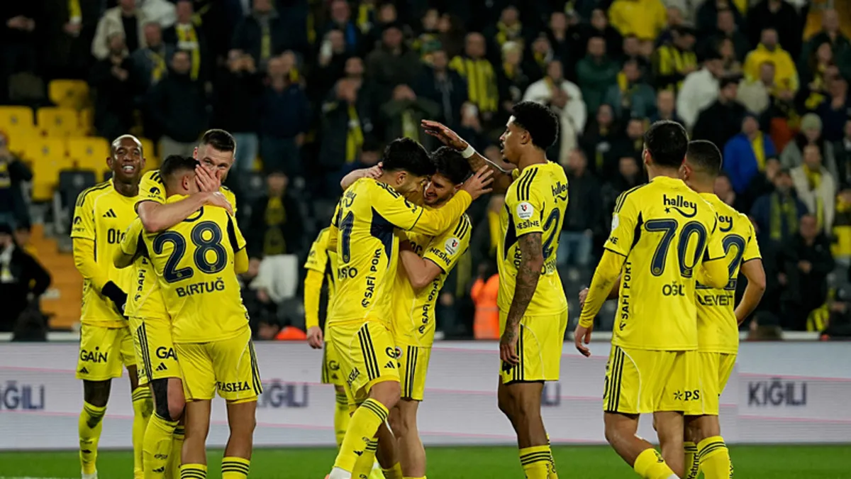 Fenerbahçe'nin kamp kadrosu belli oldu!