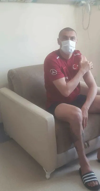 Son dakika spor haberi: Burak Yılmaz corona virüsü aşısı oldu! - 1