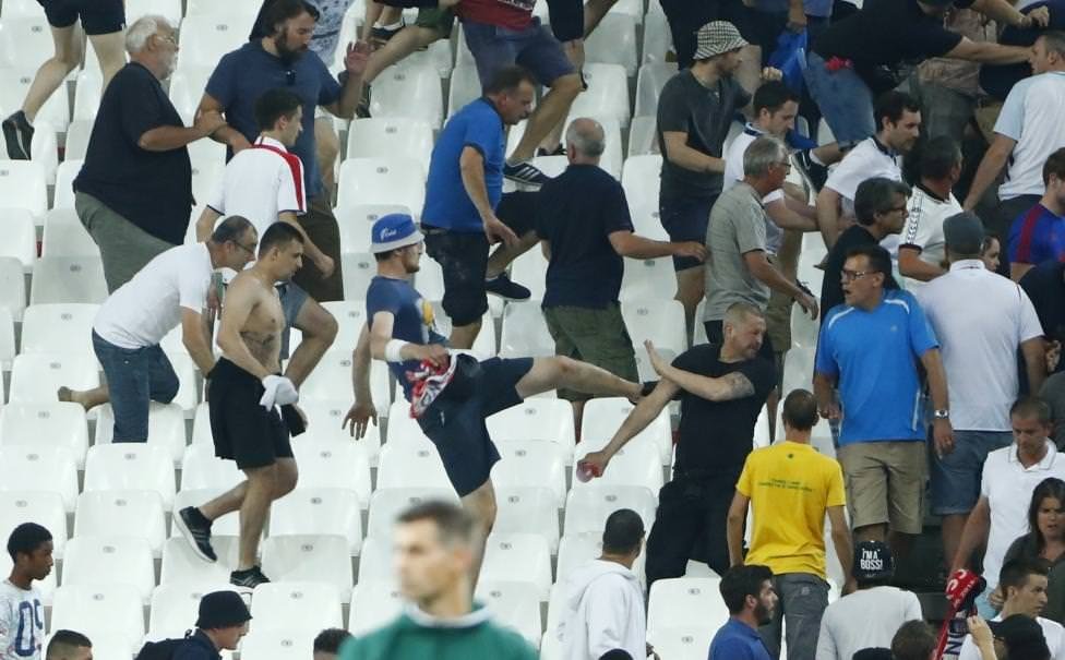 EURO 2016’ya leke düşüren holiganlar!