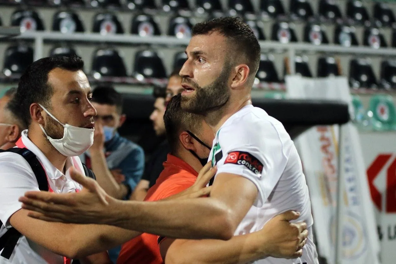 Yukatel Denizlispor-Gaziantep FK maçı sonrası gergin anlar - 1