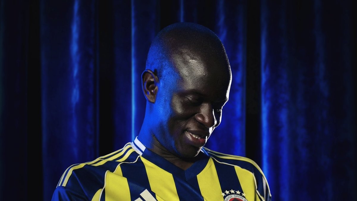 Fenerbahçe'den gündem olan Kante paylaşımı: Bırakalım futbol konuşsun