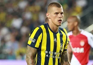 Skrtel, Kjaer’den şikayetçi