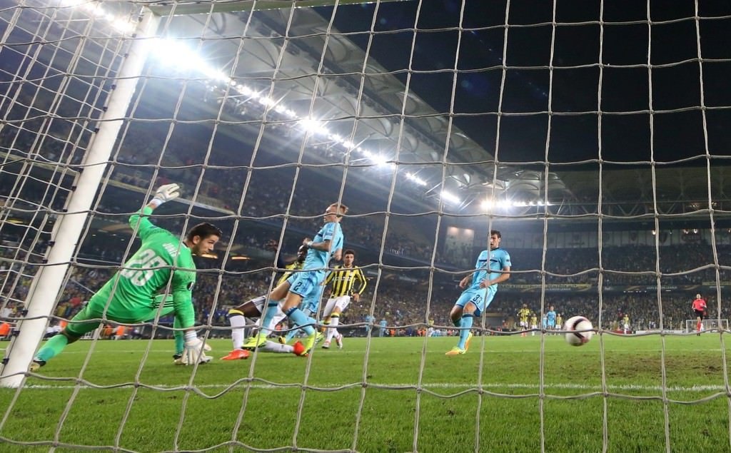 Fenerbahçe - Feyenoord maçından kareler