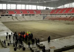 Samsun 19 Mayıs Stadı'nda çimler seriliyor