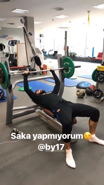 Arda Turan paylaştı, sosyal medya karıştı!