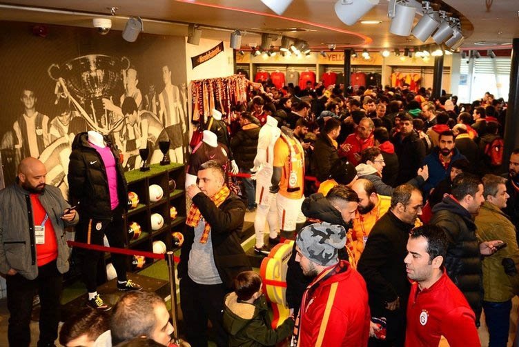 Galatasaray’da sürpriz veda...