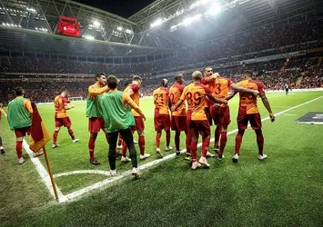 Galatasaray golleri evinde atıyor