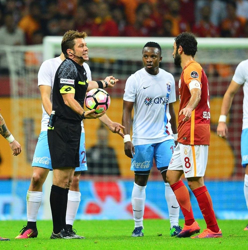 Hakemlerin asıl meslekleri şaşırttı