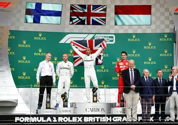 Hamilton evinde kazandı