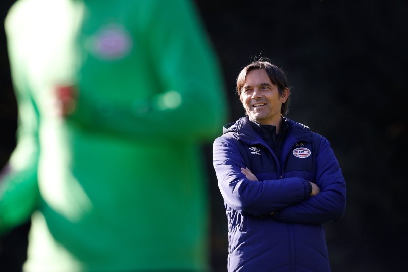 Phillip Cocu Fenerbahçe’ye yeni sistem getiriyor!