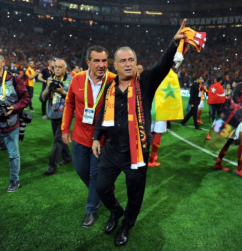 Galatasaray şampiyonluğu böyle kutladı! İşte görüntüler