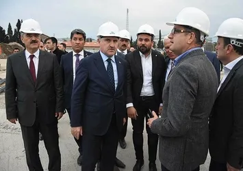 Bakan Bak'tan Alsancak Stadı'na ziyaret