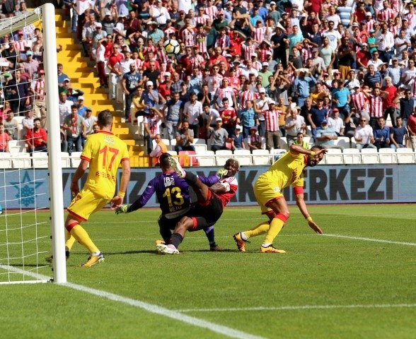 Demir Grup Sivasspor - Göztepe maçından kareler
