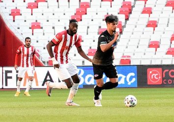 Sivasspor son dakikada yıkıldı