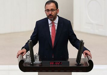 Bakan Kasapoğlu: Özil'i yürekten destekliyoruz