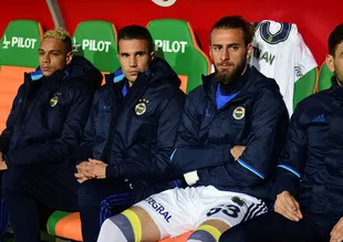 Robin van Persie şaşırttı