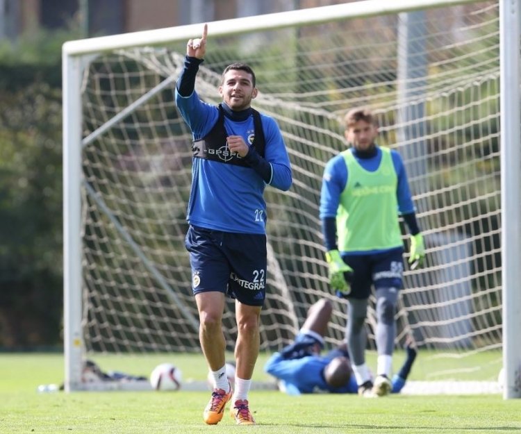 Ünlü futbolcular ve lüks otomobilleri