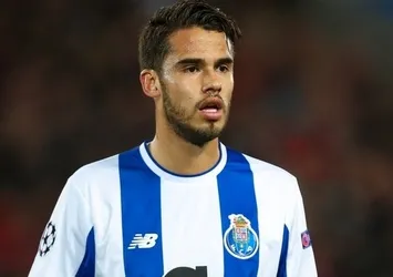 Diego Reyes'in kafası karışık!