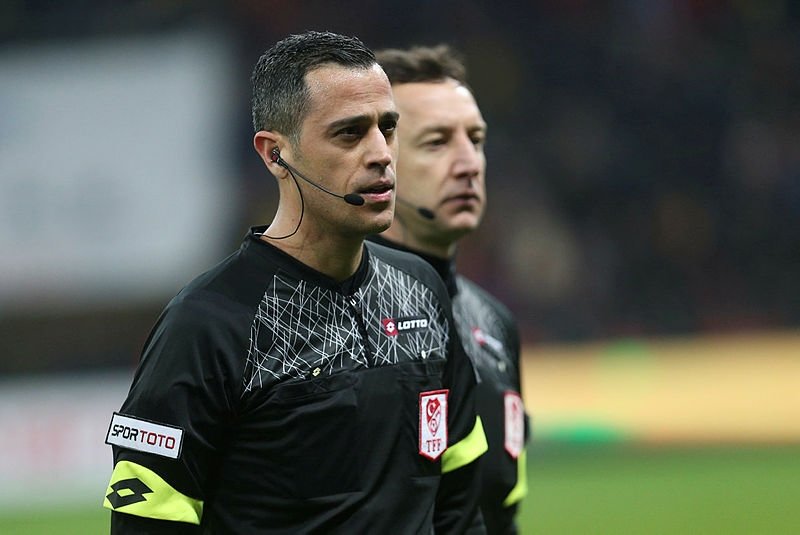 Tartışma alevlendi: F... off küfür mü?