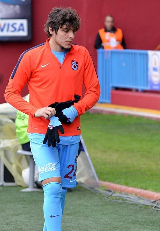 Ersun Yanal neşteri vurdu