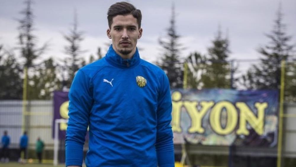 Galatasaray Altay Bayındır’ı bitirdi