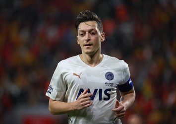 İki ciddi talip! Özil'in geleceği belli oluyor