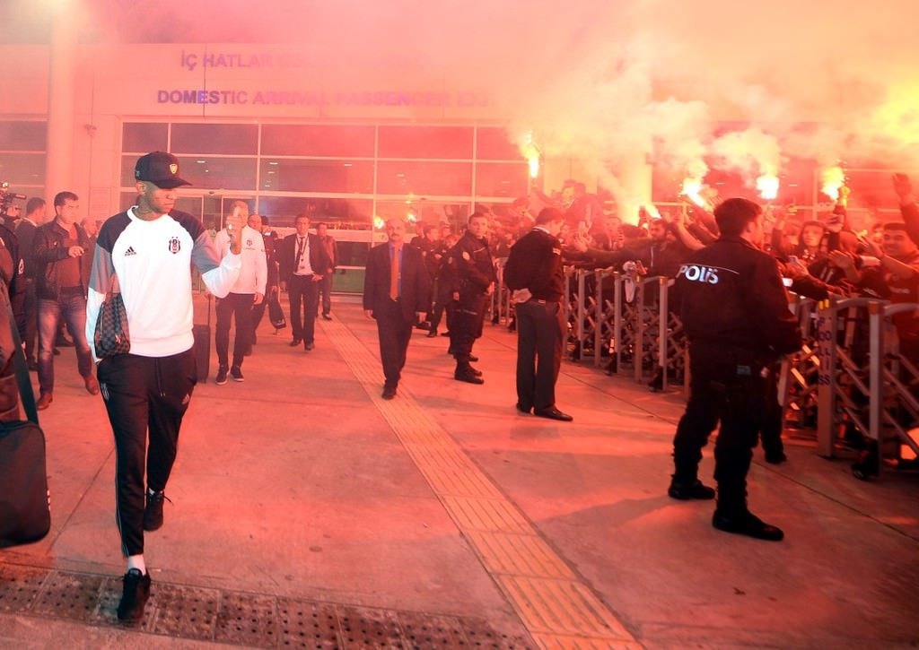 Beşiktaş’a Antalya’da coşkulu karşılama