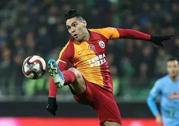 Falcao bomba gibi geliyor