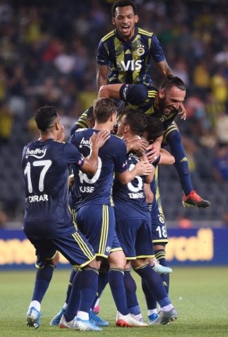 Fenerbahçe-Cagliari maçında dikkat çeken detay! Görenler dönüp bir daha baktı