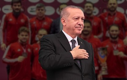 Başkan Recep Tayyip Erdoğan’dan milli güreşçilere tebrik!